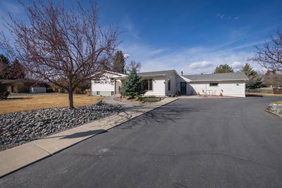 /international/us/1044-stampede-ave-cody-wy-110106946935/