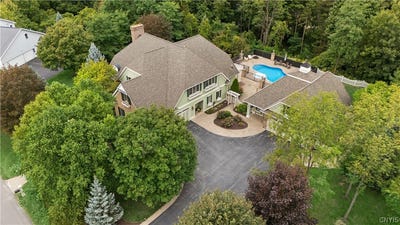 /international/us/811-knighthood-circle-fayetteville-ny-110120484697/