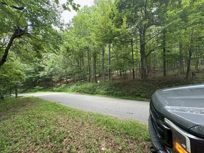 /international/us/skyuka-mountain-road-columbus-nc-110101837282/