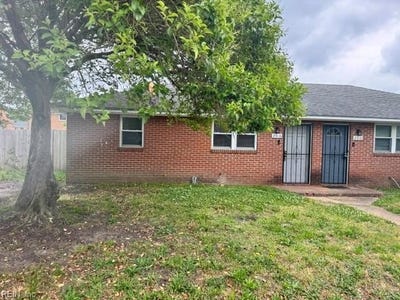 /international/us/2016-pond-lane-chesapeake-va-110108203426/
