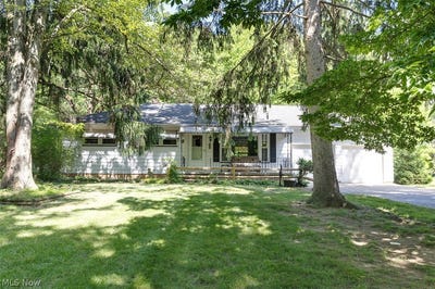 /international/us/7761-big-creek-parkway-middleburg-heights-oh-110108441736/