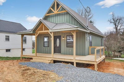 /international/us/406-look-avenue-marion-va-110106669527/