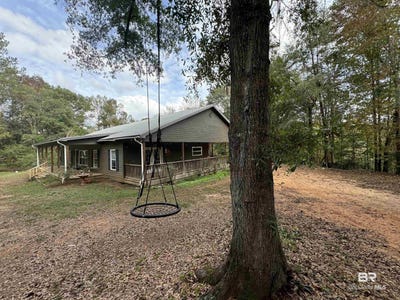/international/us/679-taylor-street-monroeville-al-110100549238/