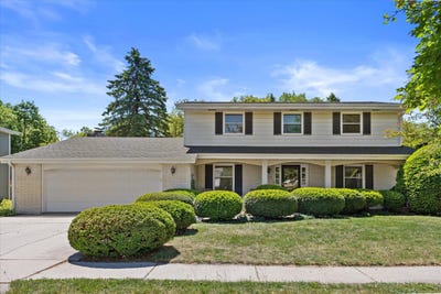 /international/us/6436-riverdale-ln-greendale-wi-110108541192/