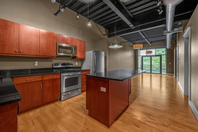/international/us/350-e-short-street-lexington-ky-110108296259/