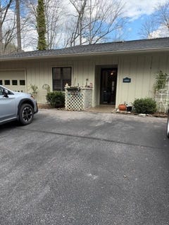 /international/us/701-a-oak-creek-franklin-nc-110106956887/