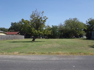 /international/us/305-east-post-office-street-weimar-tx-110102581901/