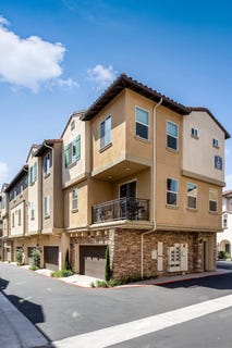 /international/us/8383-yellowstone-st-lemon-grove-ca-110100456188/