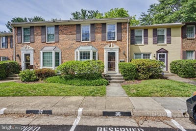 /international/us/226-commons-drive-nw-vienna-va-110108469136/