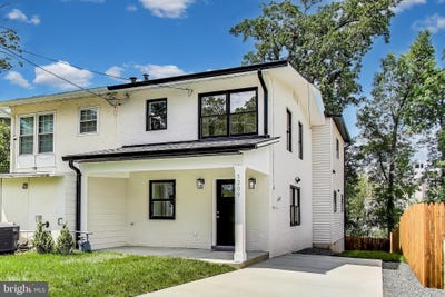 /international/us/5209-10th-place-s-arlington-va-110099607693/