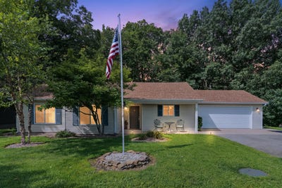 /international/us/211-n-catamount-boulevard-branson-west-mo-110109158714/