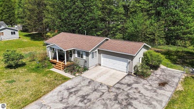 /international/us/2397-gary-road-traverse-city-mi-110100102302/