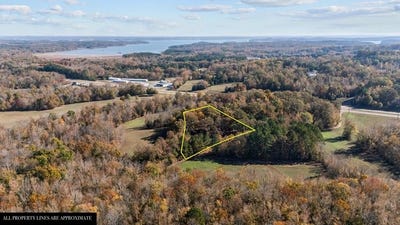 /international/us/12225-highway-79-n-buchanan-tn-110103396956/