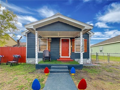 /international/us/130-w-avenue-f-robstown-tx-110104174564/