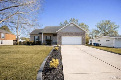 /international/us/381-high-point-drive-edwardsville-il-110105856309/