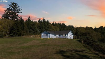 /international/us/58-alger-creek-heights-rd-cathlamet-wa-110107005730/