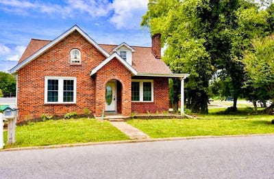 /international/us/122-w-lake-st-camden-tn-110108023993/