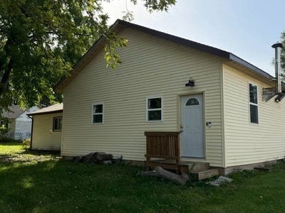 /international/us/604-main-street-pukwana-sd-110104252789/