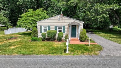 /international/us/71-roland-street-cumberland-ri-110109119553/