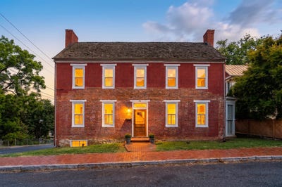 /international/us/26-fayette-st-staunton-va-110108917744/