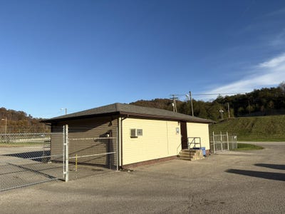 /international/us/1255-lakeside-drive-jackson-ky-110103480322/
