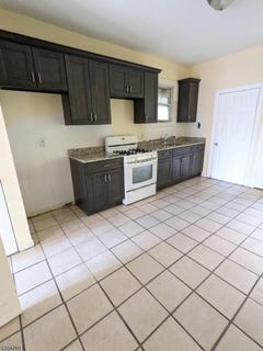 /international/us/339-howe-ave-passaic-city-nj-110101010983/?lang=zh-tw