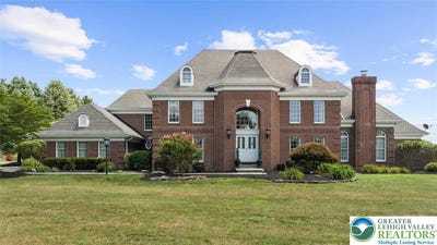 /international/us/4303-w-wyndemere-circle-lowhill-twp-pa-110101051791/
