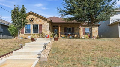 /international/us/744-crestview-floresville-tx-110110126410/