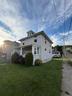 /international/us/193-harry-l-drive-johnson-city-ny-110109903160/