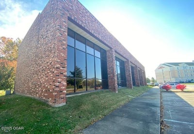 /international/us/2650-e-32nd-street-joplin-mo-110103435762/