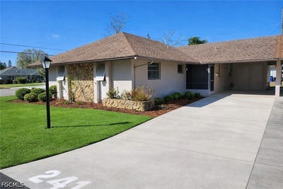 /international/us/241-thistle-court-lehigh-acres-fl-110105089457/