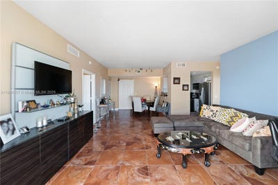 /international/us/117-nw-42nd-ave-miami-fl-110101122029/