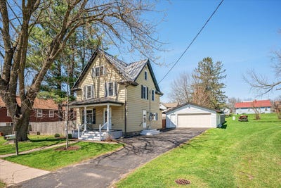 /international/us/208-w-park-st-westby-wi-110108579034/