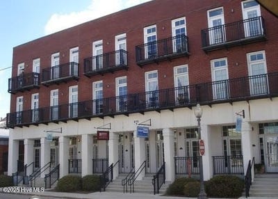 /international/us/215-s-water-street-wilmington-nc-110100164071/