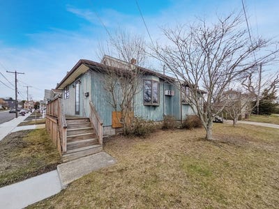 /international/us/54-slocum-st-acushnet-ma-110106844534/