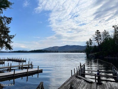 /international/us/17-dark-bay-lane-lake-george-ny-110107855455/