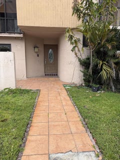 /international/us/2700-s-university-drive-davie-fl-110108020666/