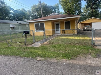 /international/us/1007-e-short-21st-texarkana-ar-110108489906/