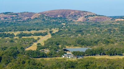 /international/us/5862-ranch-road-965-llano-tx-110105957213/