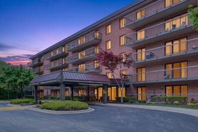 /international/us/6443-clarendon-hills-road-willowbrook-il-110107798597/