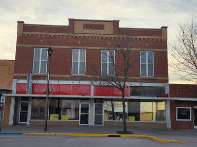 /international/us/210-n-main-st-gordon-ne-110106758018/
