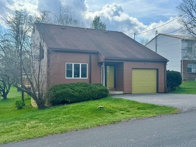 /international/us/126-1st-st-shady-spring-wv-110106989141/
