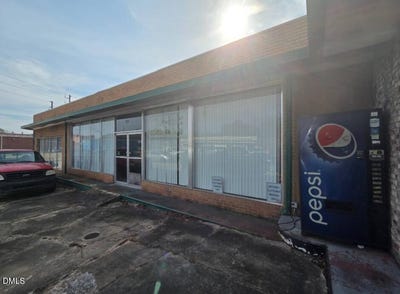 /international/us/300-w-seaboard-street-bladenboro-nc-110106213947/
