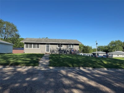 /international/us/411-n-virginia-street-monroe-ia-110102754761/
