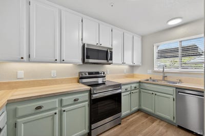 /international/us/209-elbridge-avenue-cloverdale-ca-110105953847/