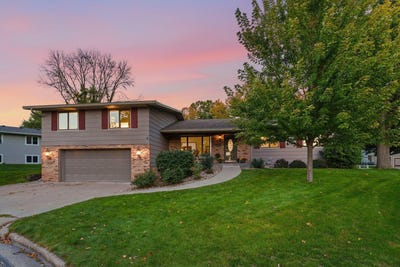 /international/us/227-ridgewood-court-waconia-mn-110120425329/
