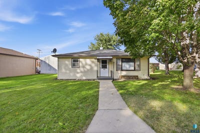 /international/us/417-s-poplar-st-freeman-sd-110120562802/