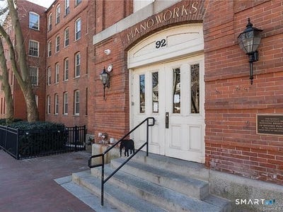 /international/us/92-main-street-deep-river-ct-110107543114/