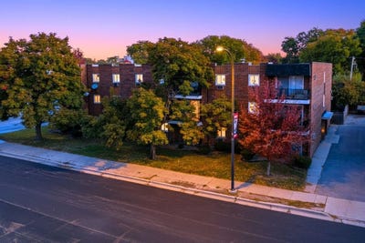 /international/us/9721-s-cicero-avenue-oak-lawn-il-110107664495/