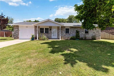 /international/us/703-thomas-boulevard-springdale-ar-110108500061/